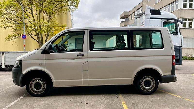 Używany VW Transporter 84 KM (61 kW) 2013 Biały Van