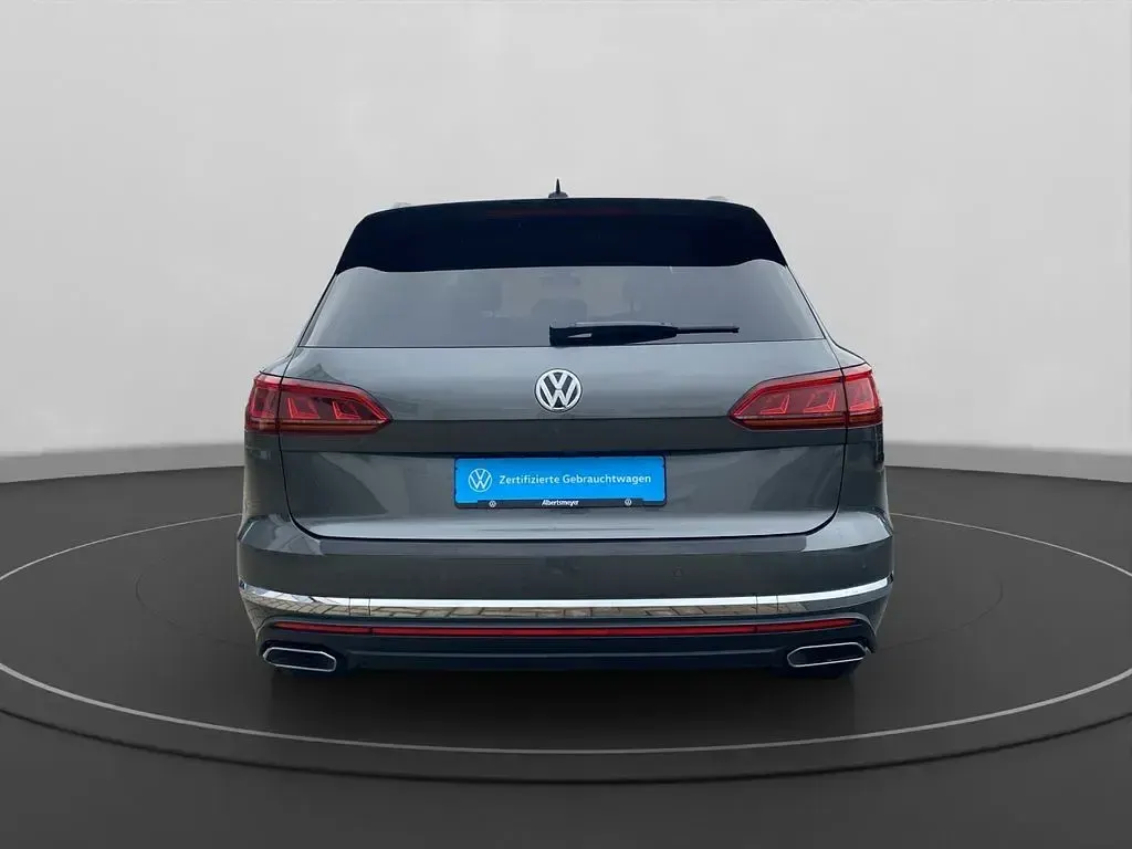Gebraucht VW Touareg Basis 286 PS (210 kW) 2019 Grau SUV