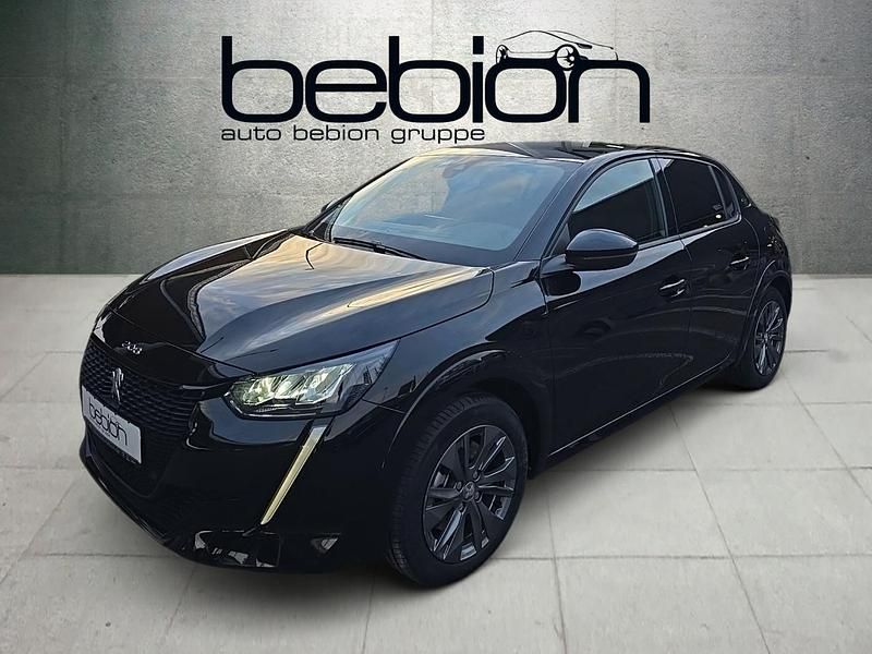 Gebraucht Peugeot e-208 Allure 100 kW (136 PS) 2023 Metfa schwarz perla Kleinwagen