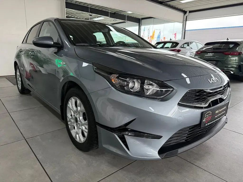 Gebraucht Kia Ceed 160 PS (117 kW) 2024 Grau Kleinwagen