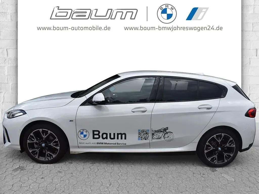 Gebraucht BMW 120 Sport Line 156 PS (114 kW) 2025 Alpinweiß uni Kleinwagen
