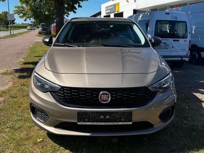 Sabbia perla metallic Gebraucht 2020 Fiat Tipo Street Kombi | 11.550 € (Guter Preis) - Bild 1/4