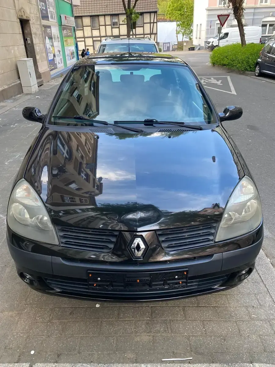 Używany Renault Clio II 2004 Czarny Hatchback