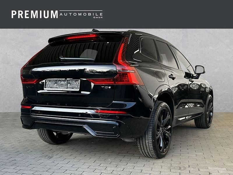 Neu Volvo XC60 Plus 250 PS (183 kW) 2026 Schwarz SUV