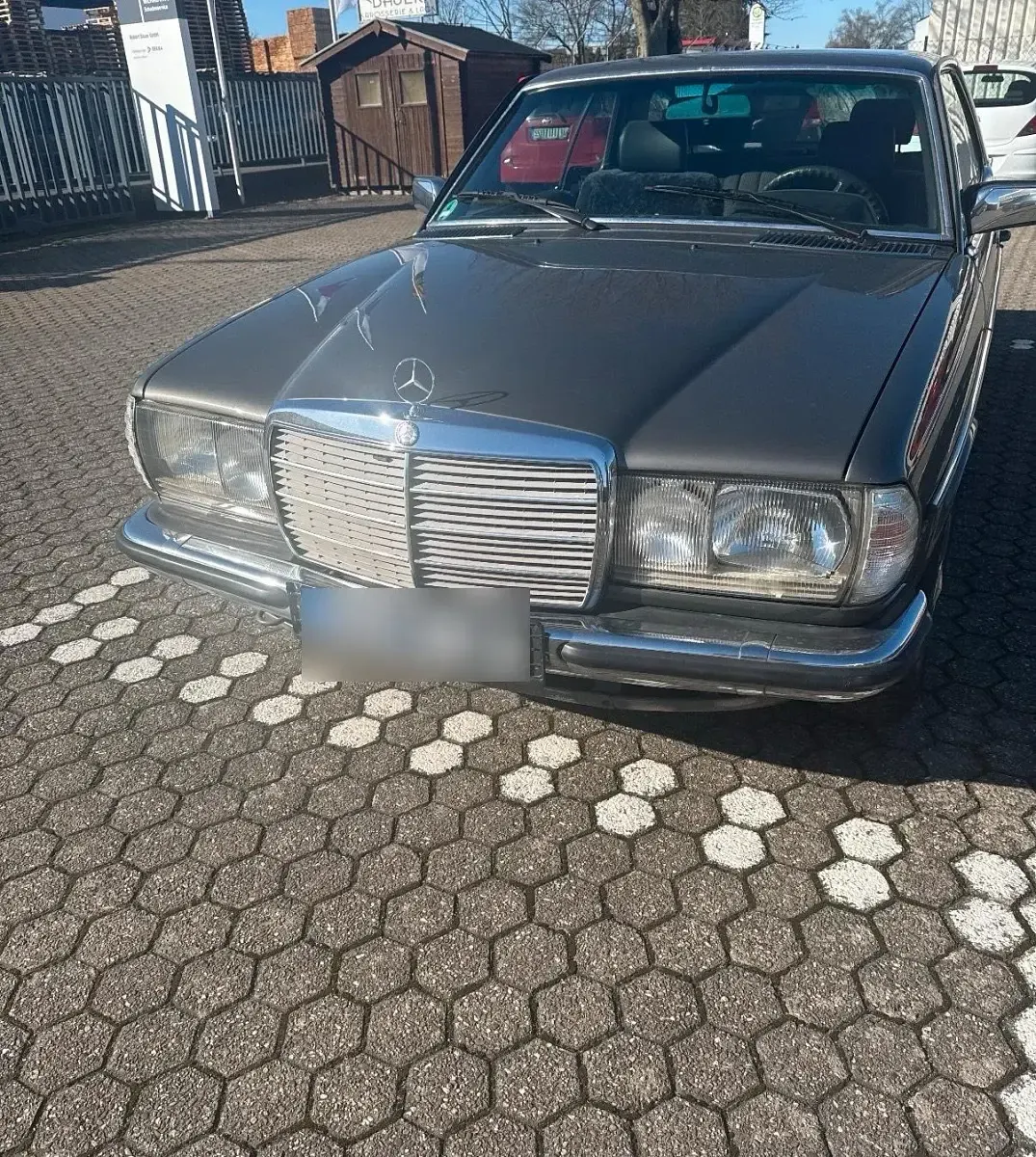 Gebraucht Mercedes 230 1983 Silber Coupé