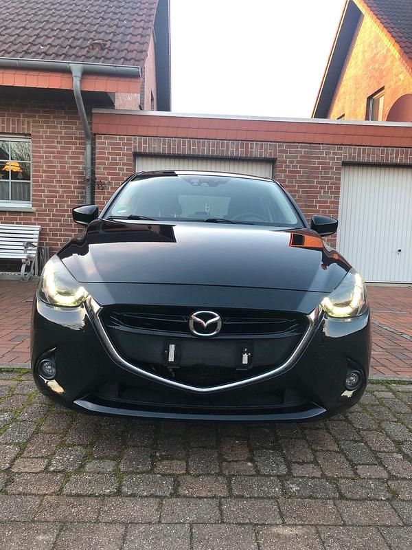 Gebraucht Mazda 2 Sports-Line 105 PS (77 kW) 2015 Schwarz Kleinwagen