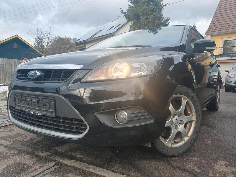 Schwarz Gebraucht 2008 Ford Focus Titanium Limousine | 1.100 € (Superpreis) - Bild 1/4