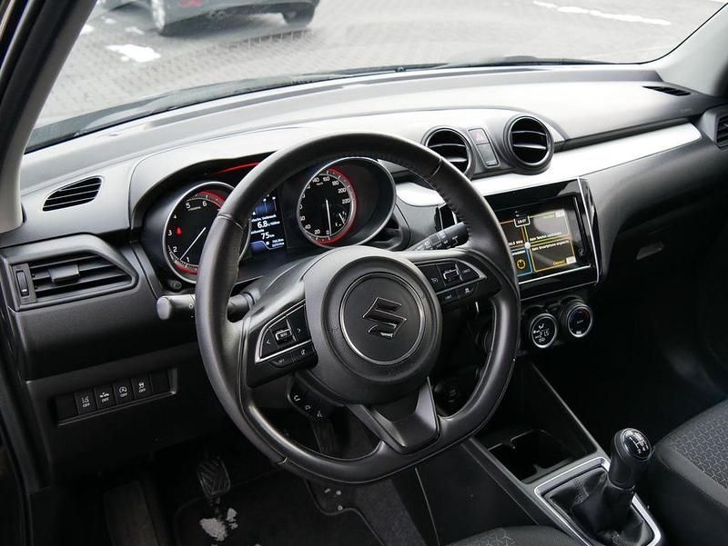 Gebraucht Suzuki Swift Comfort 111 PS (81 kW) 2019 Schwarz Limousine