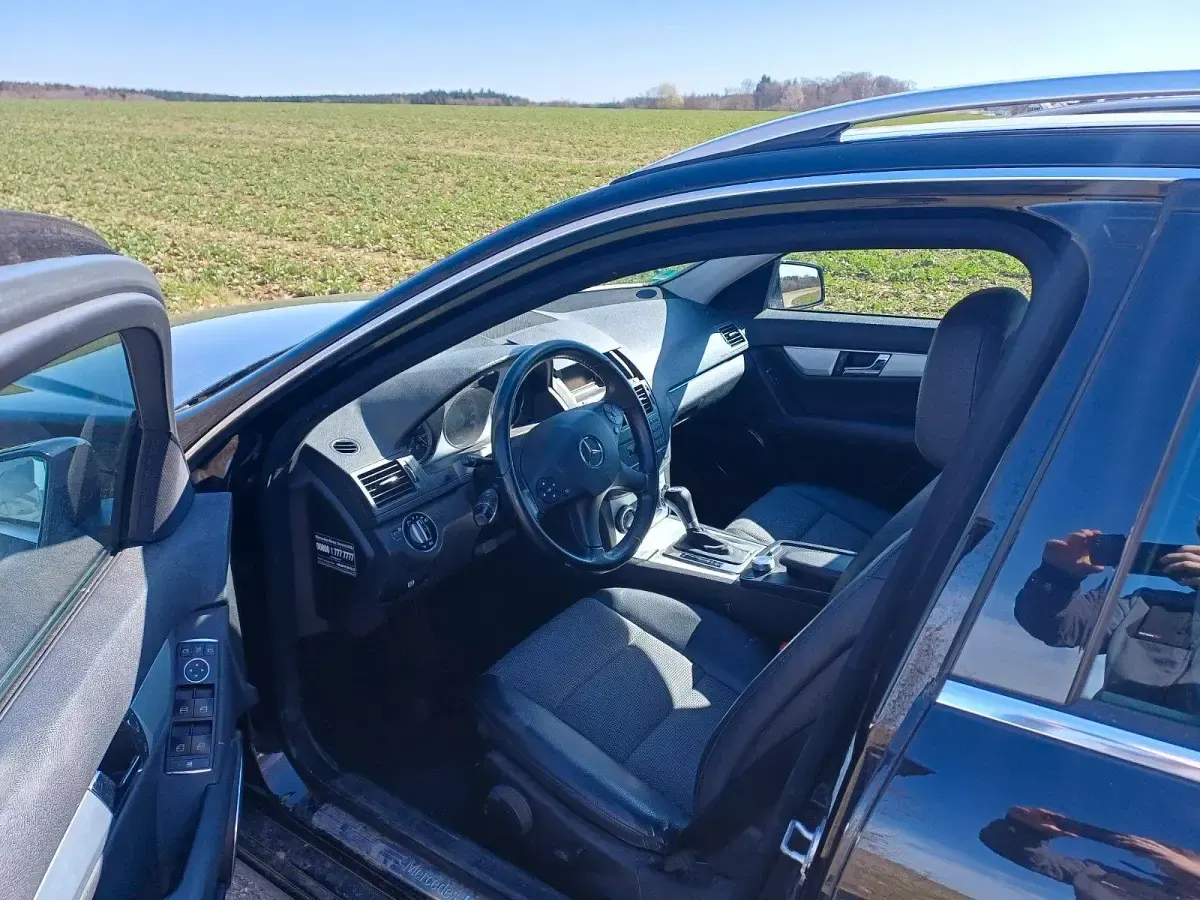 Gebraucht Mercedes C180 156 PS (114 kW) 2009 Schwarz Kombi