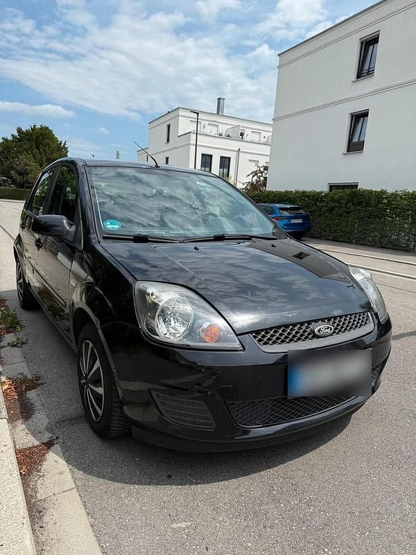 Gebraucht Ford Fiesta 95 PS (69 kW) 2008 Schwarz Kleinwagen