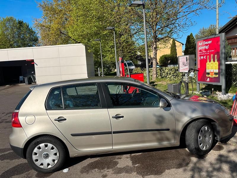 Second-hand VW Golf V 110 CP (80 kW) 2005 Andere farben Hatchback