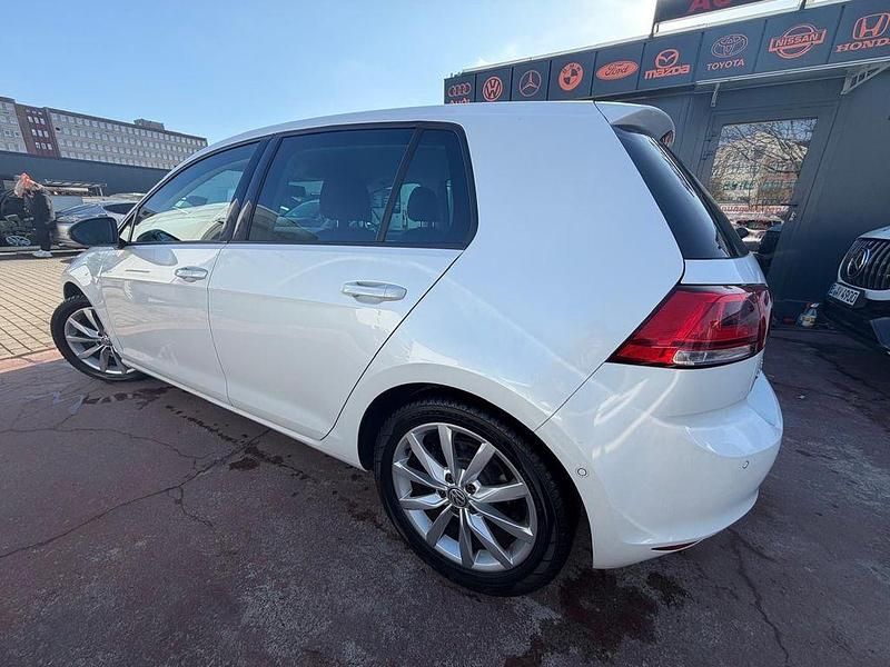 Gebraucht VW Golf VII Highline 150 PS (110 kW) 2013 Weiß Limousine