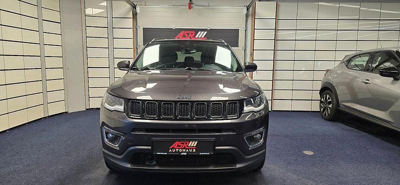Gebraucht Jeep Compass Limited 170 PS (125 kW) 2020 Grau SUV