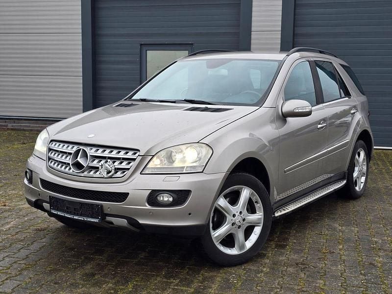 Gebraucht Mercedes ML320 Sport 224 PS (164 kW) 2007 Silber SUV