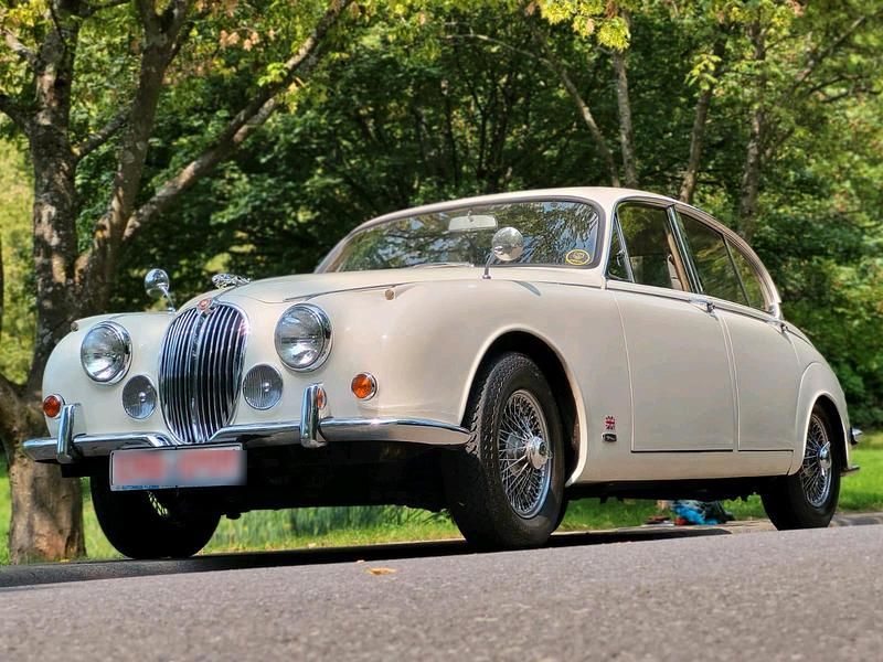 Weiß Gebraucht 1968 Jaguar MK II Limousine | 28.500 € - Bild 1/4