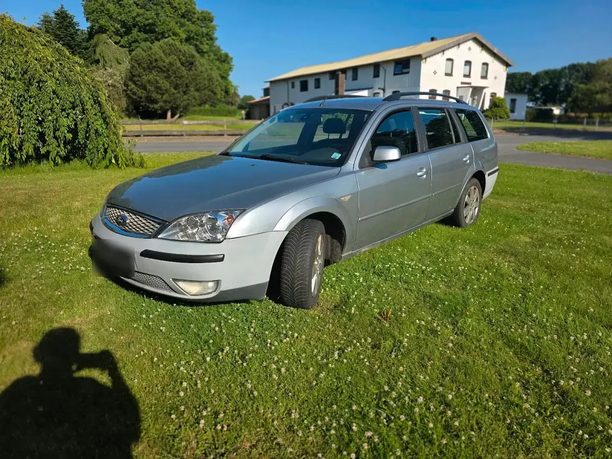 Gebraucht Ford Mondeo 130 PS (95 kW) 2006 Silber Kombi