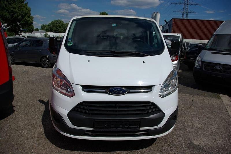Weiß Gebraucht 2017 Ford Tourneo Custom Van / Kleinbus | 18.990 € (Fairer Preis) - Bild 1/4
