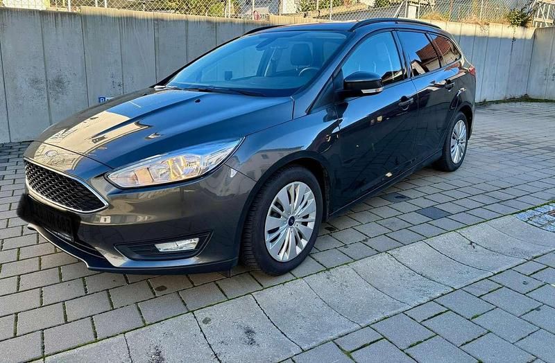 Grau Gebraucht 2015 Ford Focus Business Edition Kombi | 9.500 € (Fairer Preis) - Bild 1/4