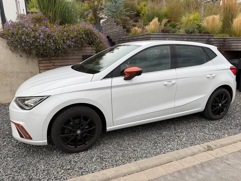 Weiß Gebraucht 2020 Seat Ibiza Beats Kleinwagen | 15.900 € (Fairer Preis) - Bild 1/4