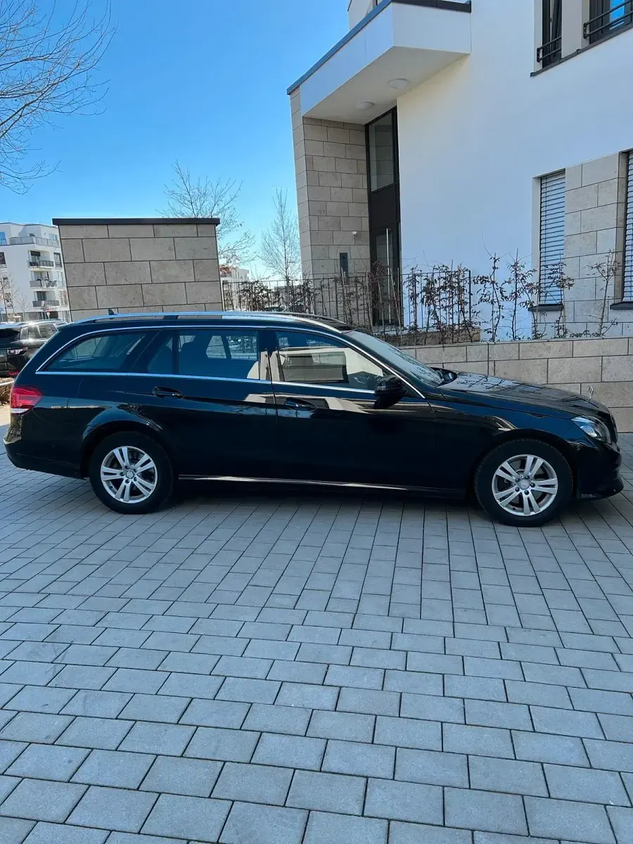 Second-hand Mercedes E250 Elegance 204 CP (150 kW) 2013 Negru Break