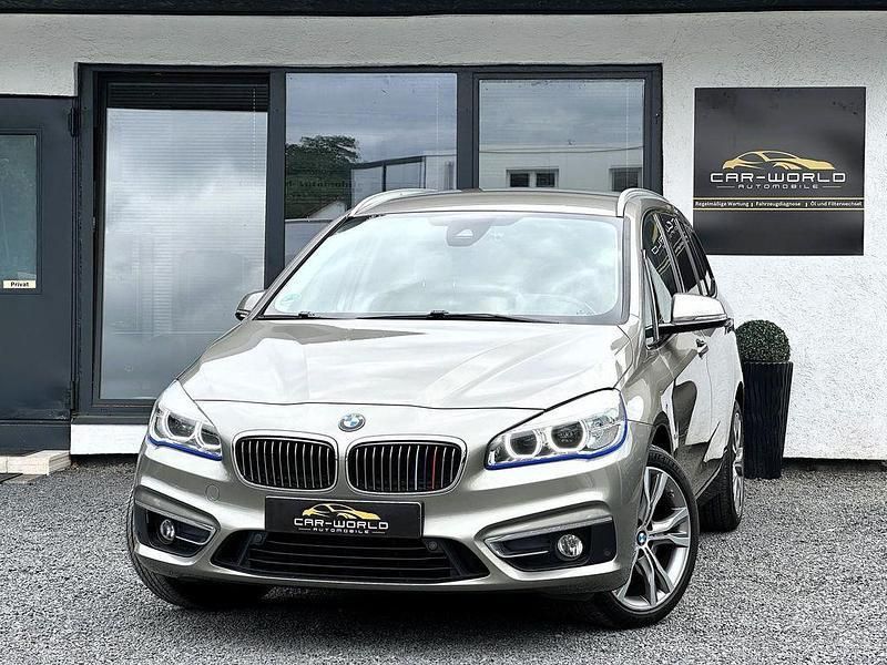 Silber Gebraucht 2017 BMW 220 Luxury Line Van / Kleinbus | 18.999 € (Etwas zu teuer) - Bild 1/4