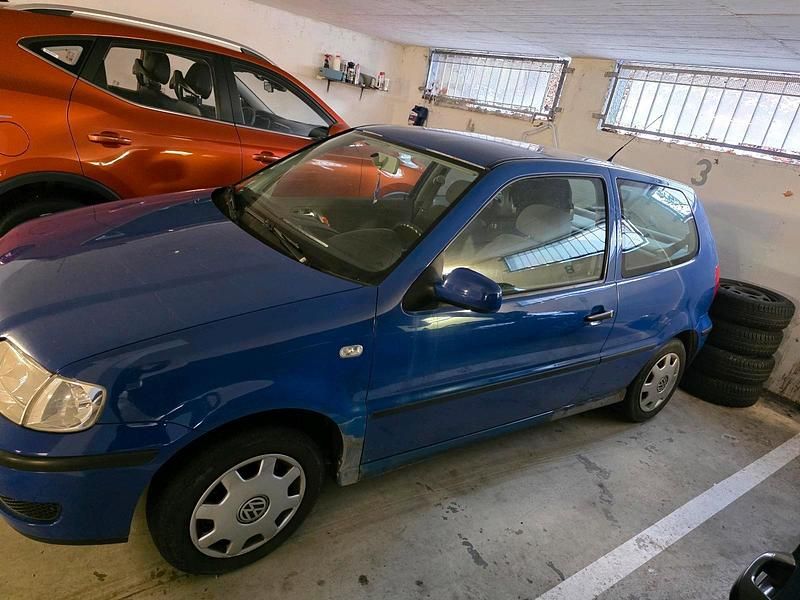 Blau Gebraucht 2000 VW Polo Kleinwagen | 550 € (Guter Preis) - Bild 1/2