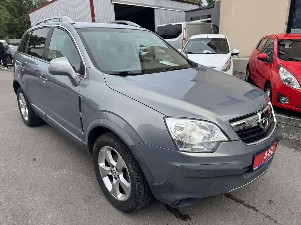 Używany Opel Antara Edition 150 KM (110 kW) 2010 Szary SUV