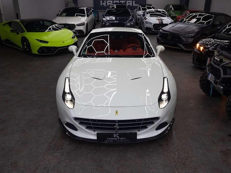 Gebraucht Ferrari California 560 PS (411 kW) 2017 Weiß Cabrio