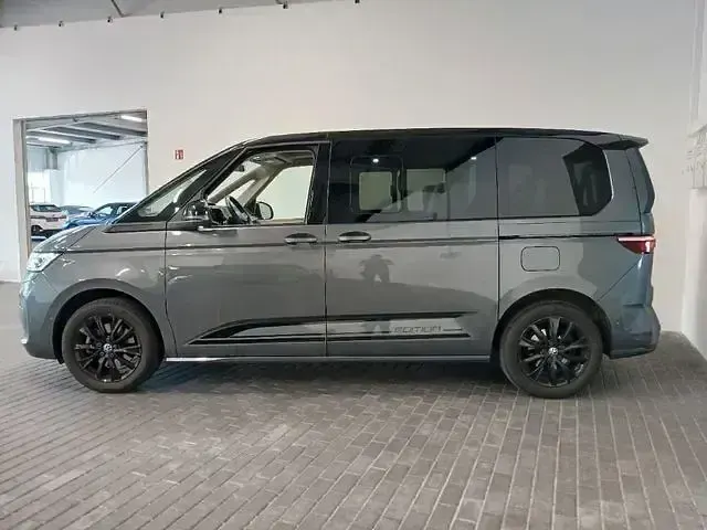 Gebraucht VW Multivan Edition 150 PS (110 kW) 2024 Grau Van / Kleinbus