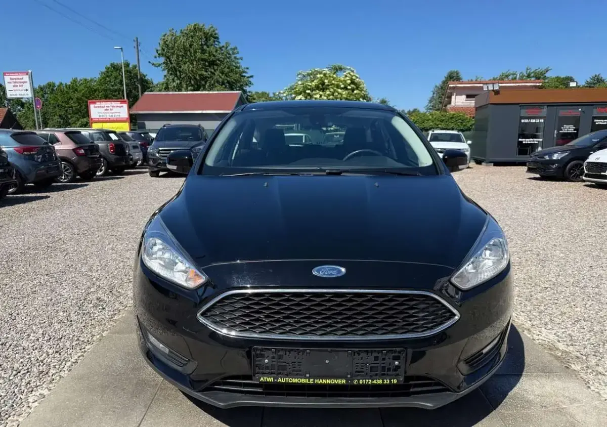 Gebraucht Ford Focus Business Edition 125 PS (91 kW) 2016 Shadow black Limousine