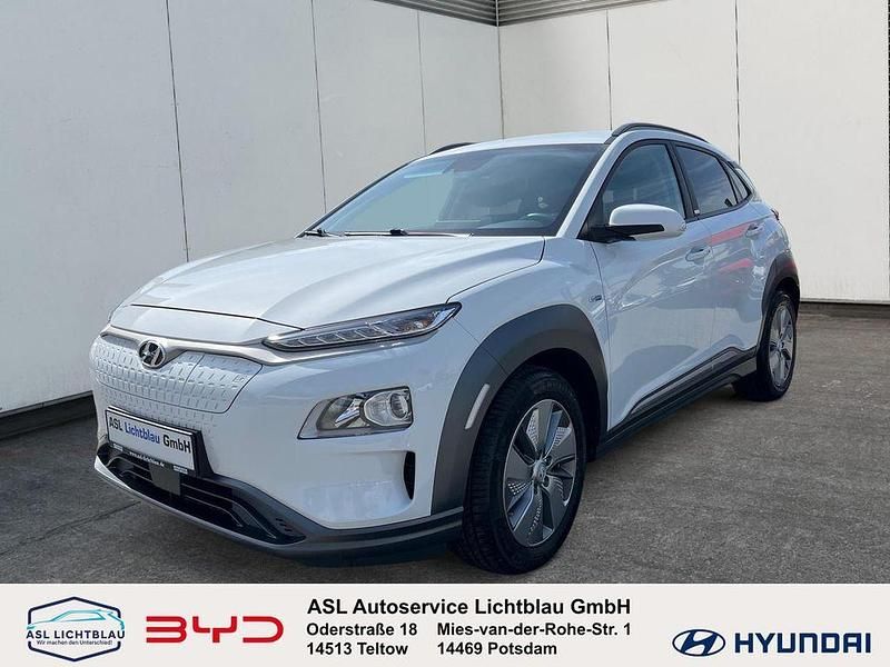 Chalk white Gebraucht 2021 Hyundai Kona Advantage SUV | 16.490 € (Fairer Preis) - Bild 1/4