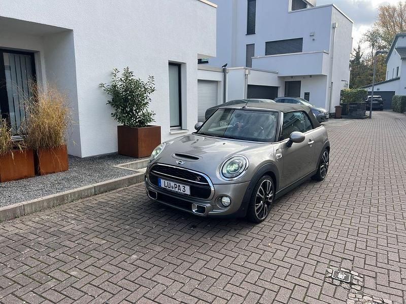 Grau Gebraucht 2016 Mini Cooper S Kleinwagen | 15.990 € (Fairer Preis) - Bild 1/4