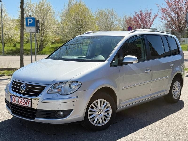 Second-hand VW Touran 2008 Argintiu Monovolum