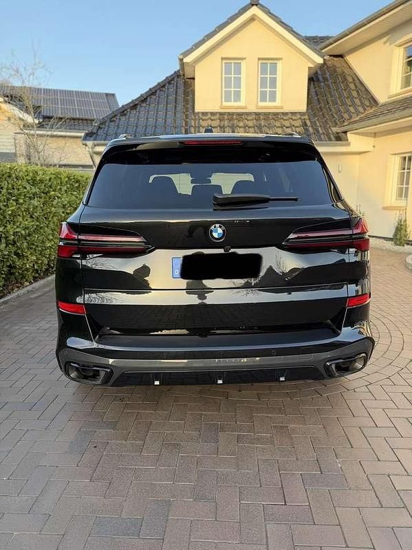 Gebraucht BMW X5 M Sport 299 PS (219 kW) 2023 Schwarz SUV