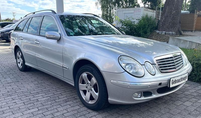 Gebraucht Mercedes E240 177 PS (130 kW) 2003 Silber Limousine