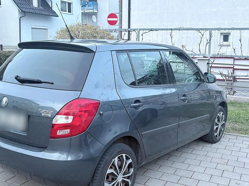 Gebraucht Skoda Fabia 79 PS (58 kW) 2008 Grau Kleinwagen