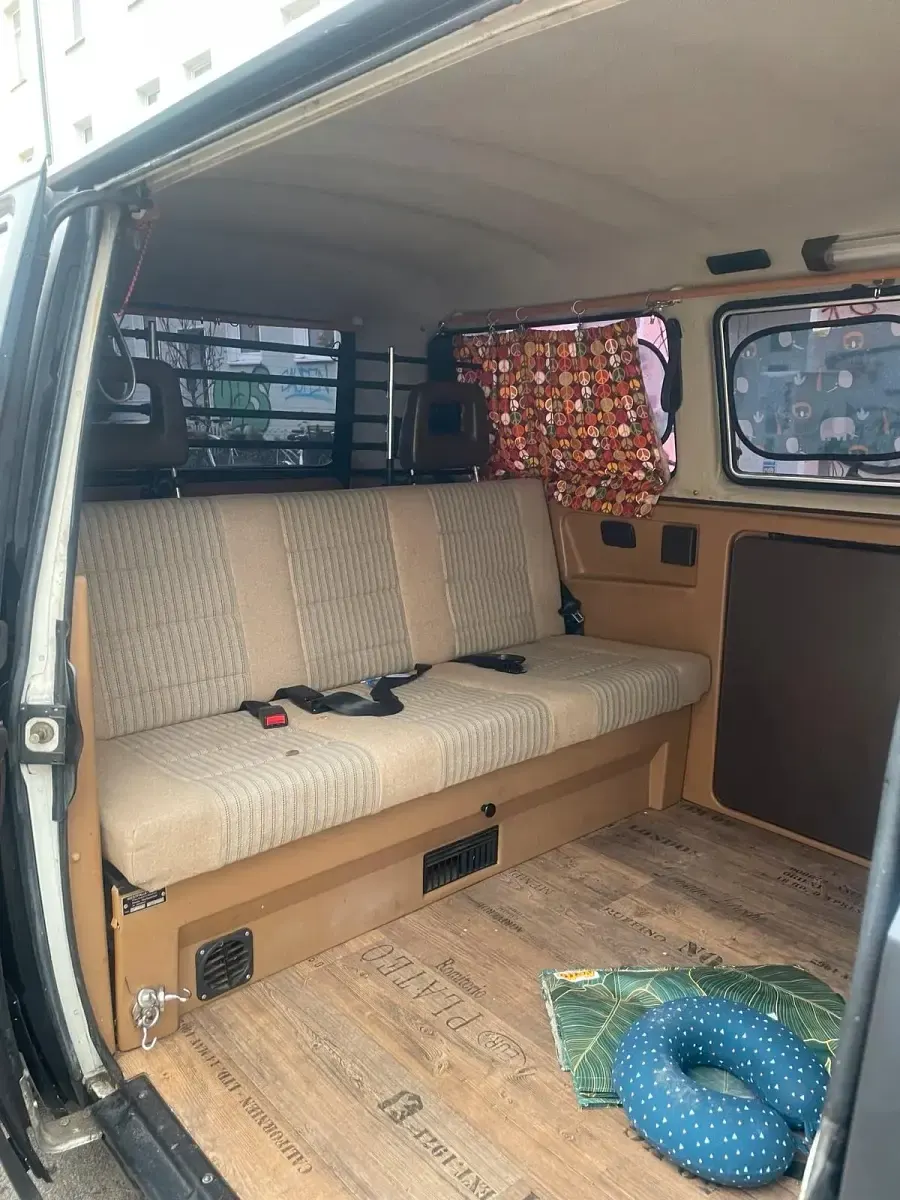 Gebraucht VW Multivan 70 PS (51 kW) 1990 Schwarz Van / Kleinbus