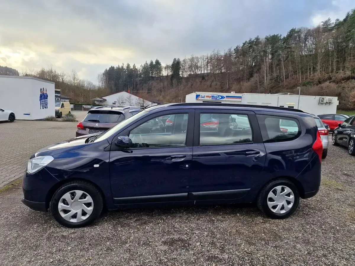 Gebraucht Dacia Lodgy Lauréate 102 PS (75 kW) 2017 Blau marine Van / Kleinbus