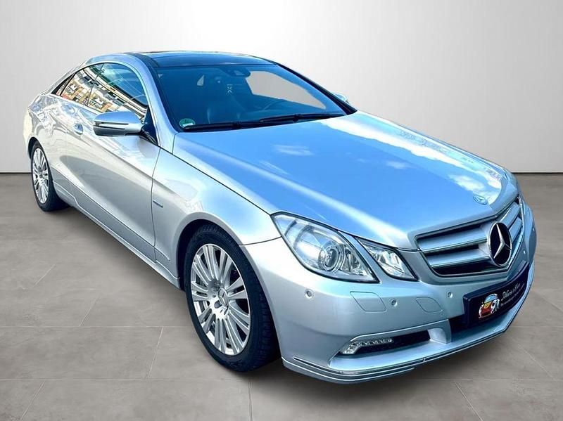 Gebraucht Mercedes E350 292 PS (214 kW) 2009 Silber Coupé