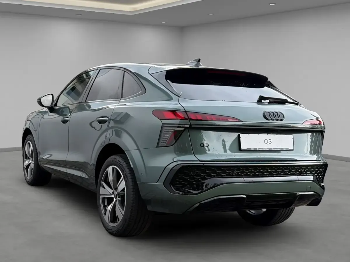 Neu Audi Q3 Sportback Sport 272 PS (200 kW) 2026 Schwarz SUV
