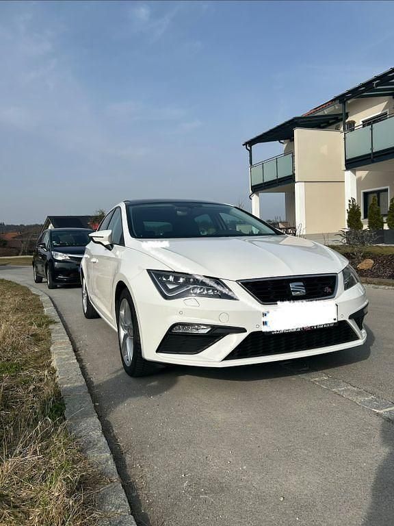 Gebraucht Seat Leon FR 131 PS (96 kW) 2019 Weiß Limousine