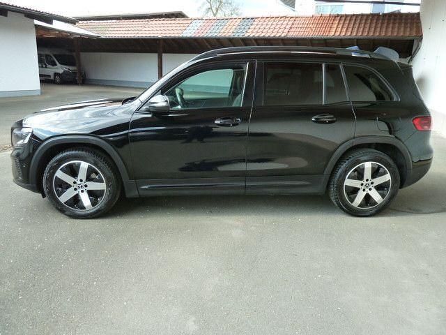 Gebraucht Mercedes GLB220 Night 190 PS (139 kW) 2024 Schwarz SUV