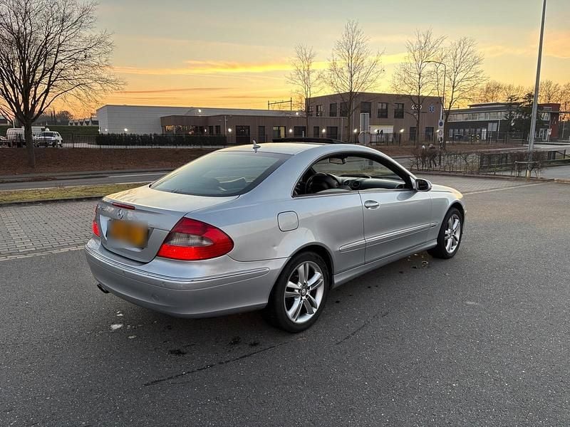 Gebraucht Mercedes CLK280 231 PS (169 kW) 2008 Coupé