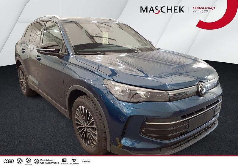 Nightshade blue metallic Gebraucht 2025 VW Tiguan Goal SUV | 36.330 € - Bild 1/4