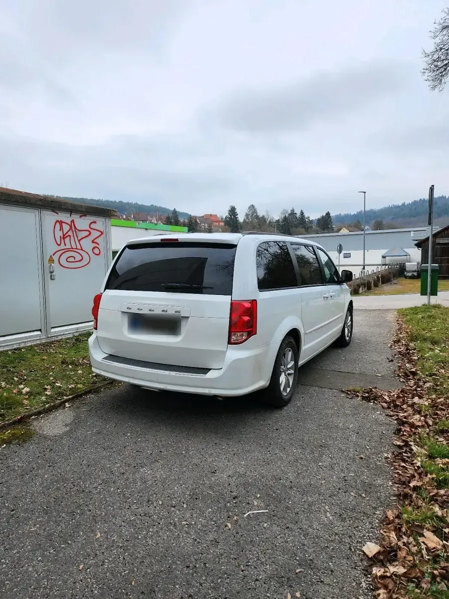 Gebraucht Dodge Grand Caravan 287 PS (211 kW) 2014 Weiß Van / Kleinbus