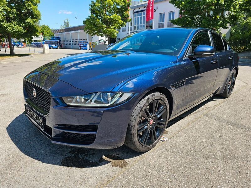 Blau Gebraucht 2016 Jaguar XE Prestige Limousine | 12.990 € (Guter Preis) - Bild 1/4