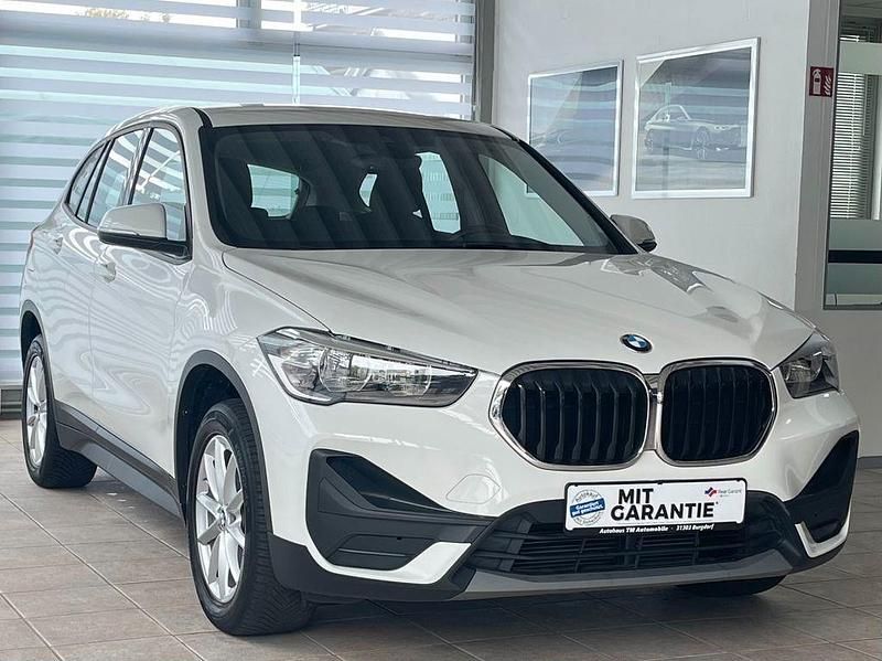 Weiß Gebraucht 2021 BMW X1 SUV | 21.250 € (Guter Preis) - Bild 1/4