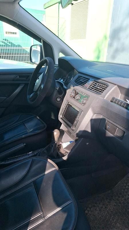 Second-hand VW Caddy Maxi 102 CP (75 kW) 2016 Argintiu Monovolum