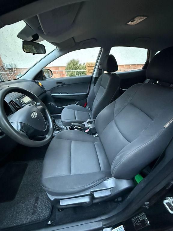 Gebraucht Hyundai i30 109 PS (80 kW) 2008 Schwarz Limousine