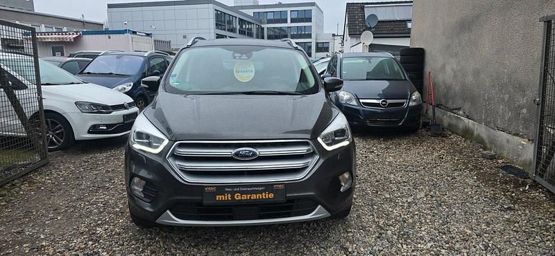 Gebraucht Ford Kuga Titanium 150 PS (110 kW) 2017 Magneticgrau (metallic) SUV